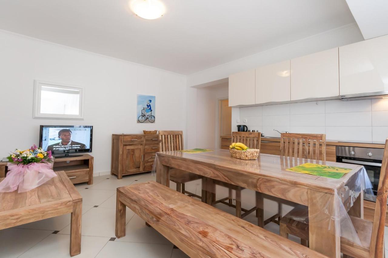 Apartments Kukuriku バスカ エクステリア 写真
